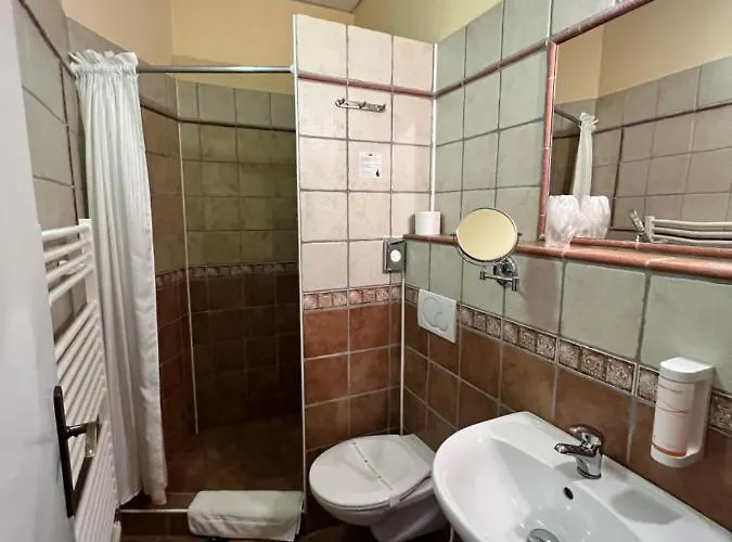 Maxi Hotel